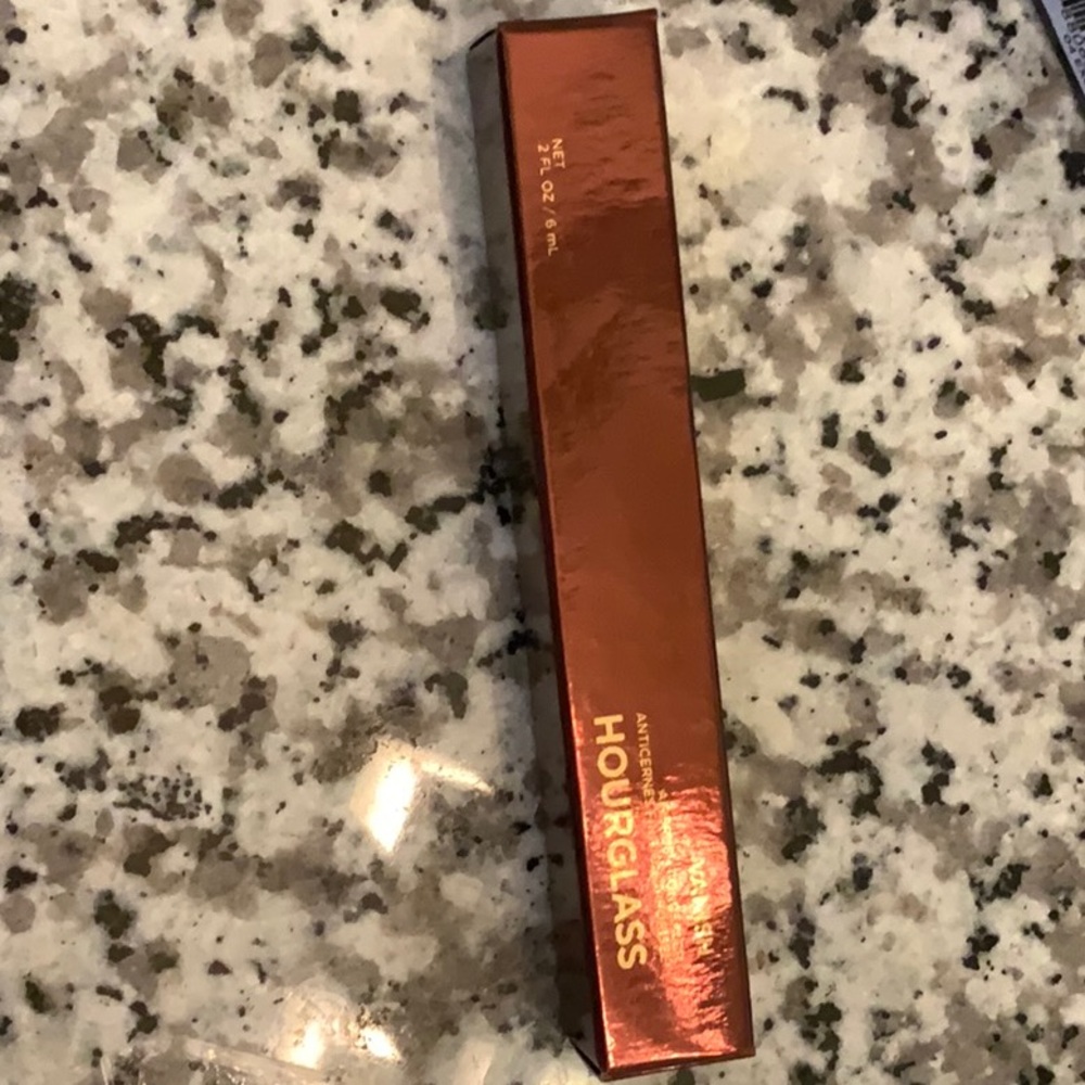 hourglass concealer